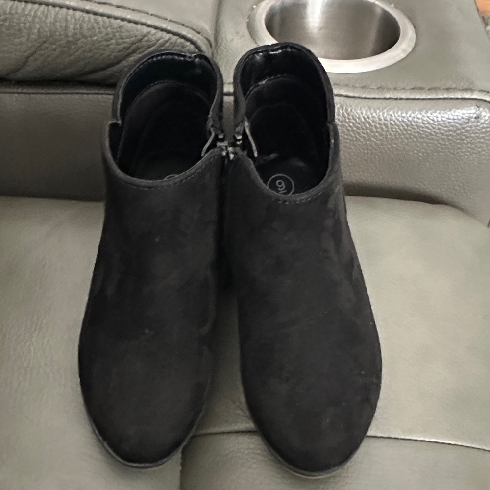 Cat & Jack Black Zip-Up Boots